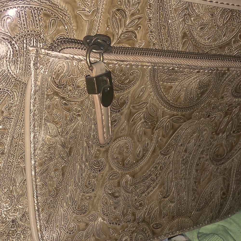 Relic Beige Embossed Handbag! - Picture 6 of 8